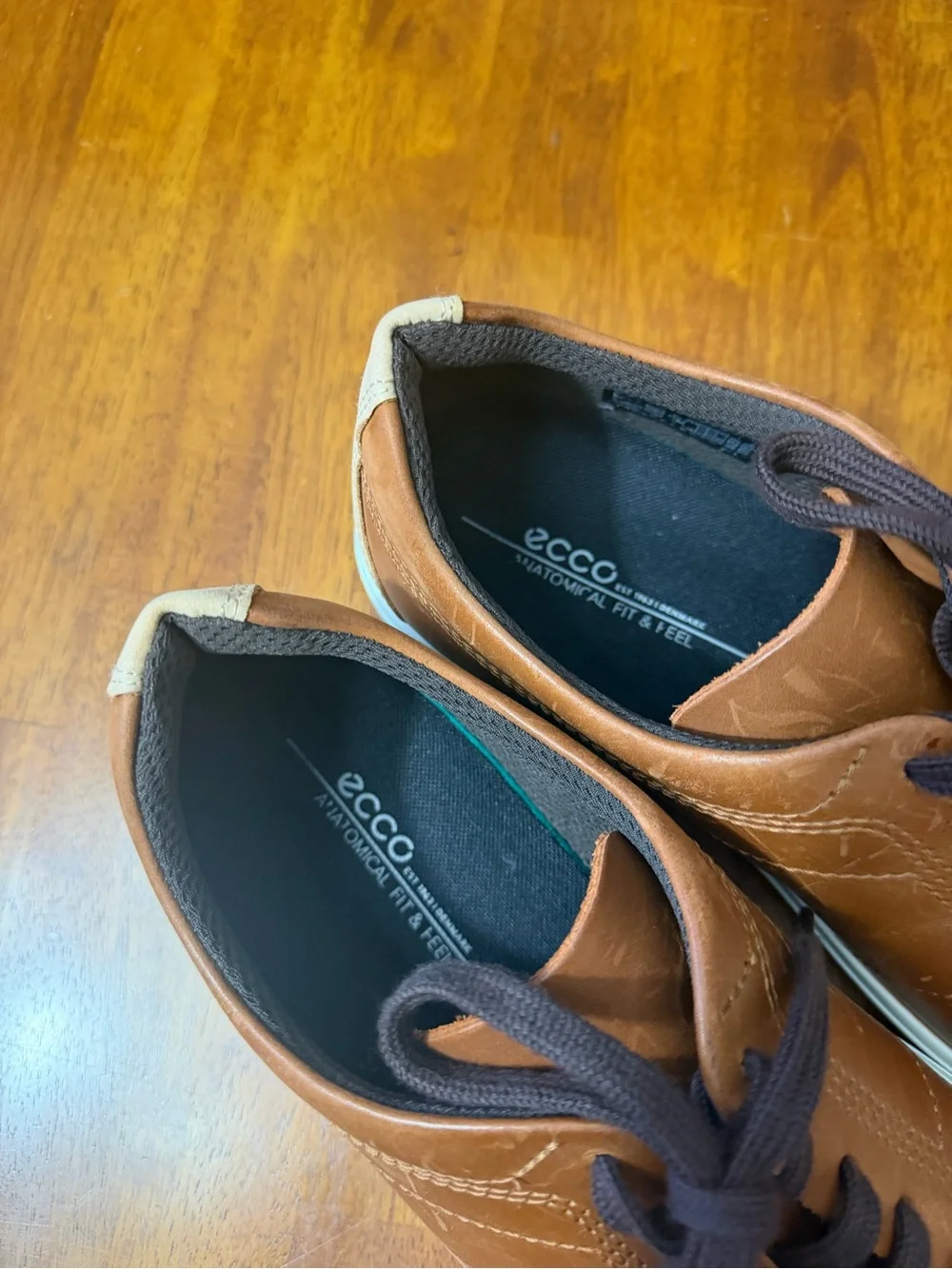 Worn 1x ECCO Classic Low Men’s Leather Sneaker Size 11 Medium Cognac Brown